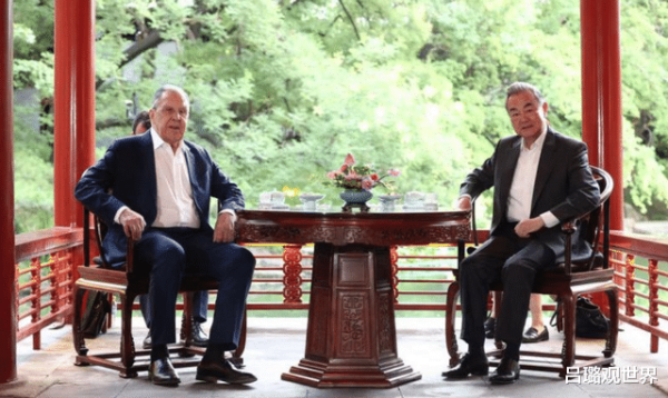 中国十大配资app 中俄三天见两面, 特朗普发出最后通牒, 要把中俄欧都算计进去
